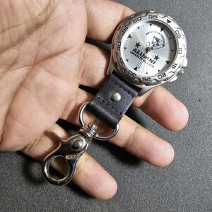 Sweda pittsburgh penguins Clip on quartz watch silver tone working modern pocket